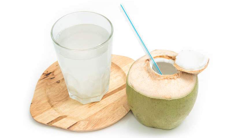 coconut water for weight loss-benefits how to use and reviews