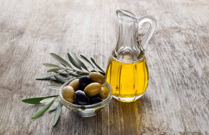 olive oil and tea tree oil for dandruff treatment